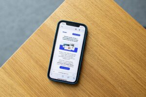 Ecommerce customer retention — mobile shopping interface for D2C brands