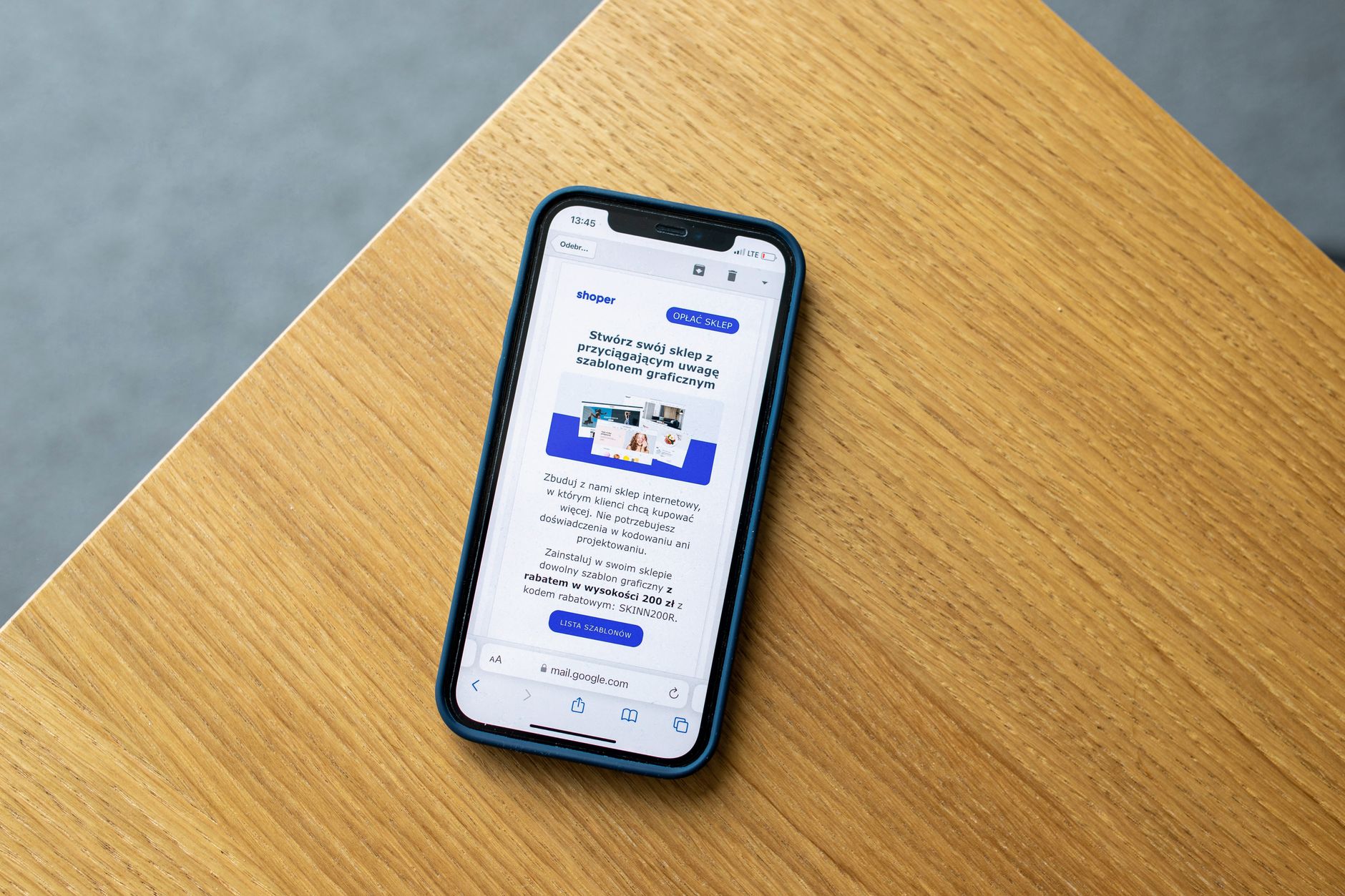 Ecommerce customer retention — mobile shopping interface for D2C brands