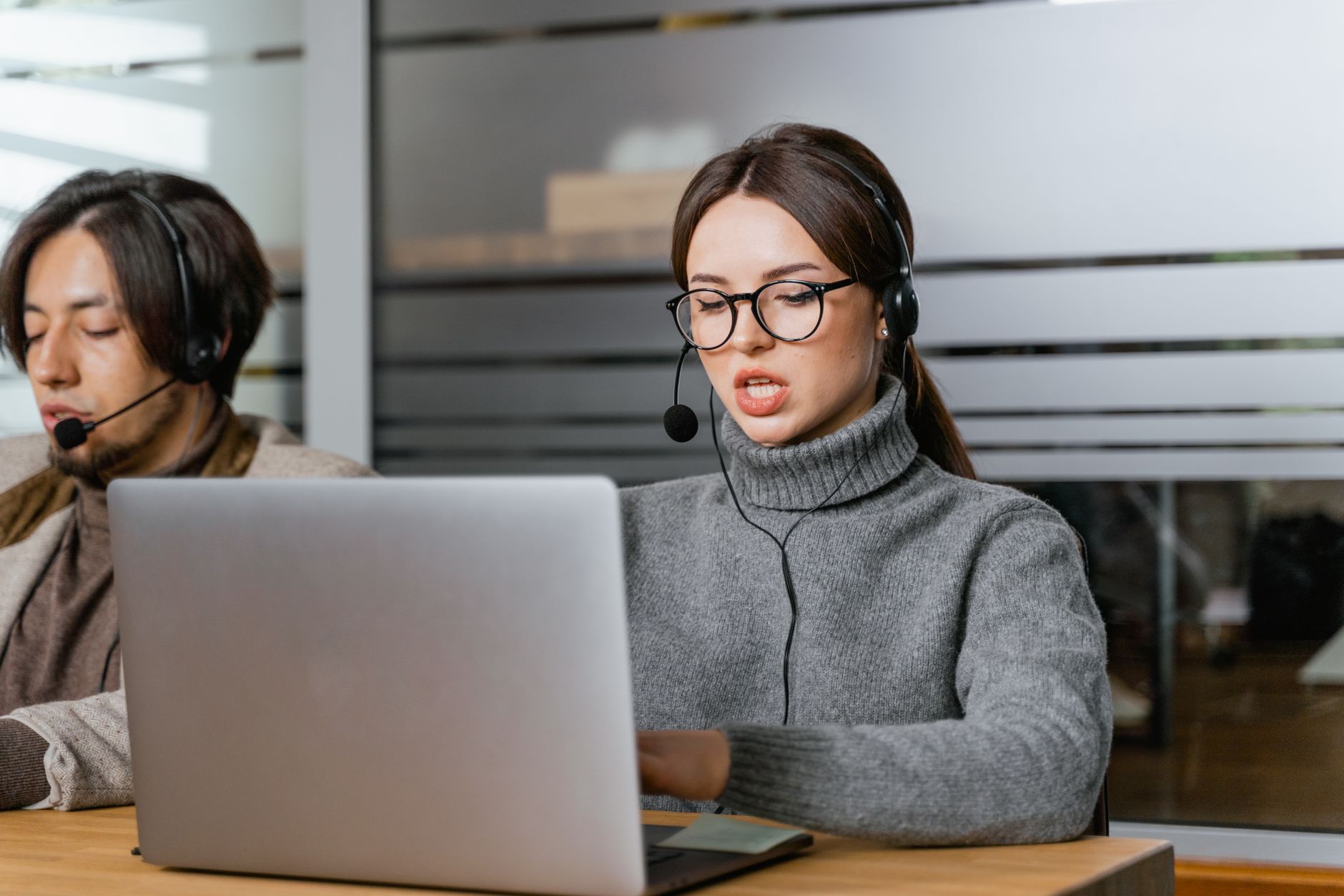 Customer support agents using WhatsApp Business automation for D2C ecommerce India