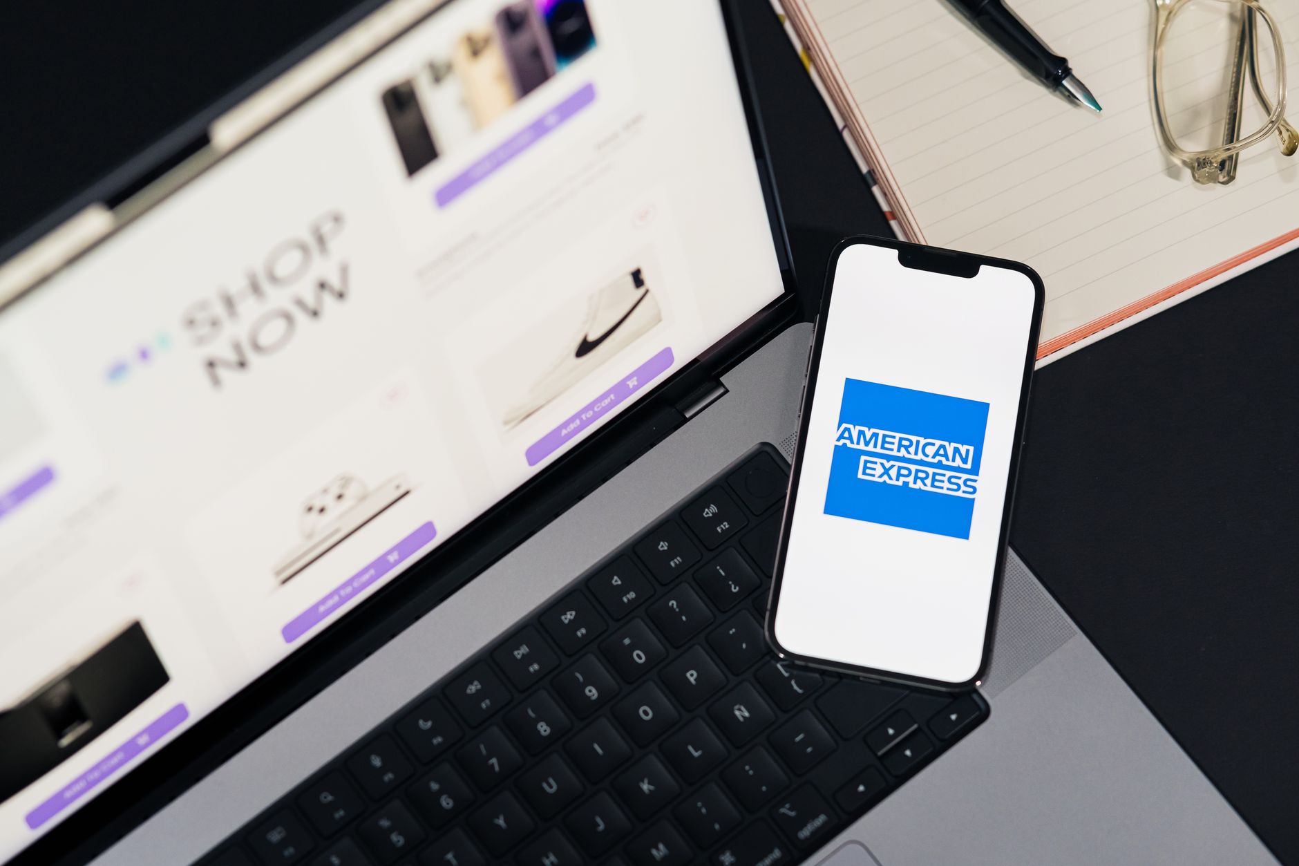 Online shopping rewards and brand loyalty on smartphone