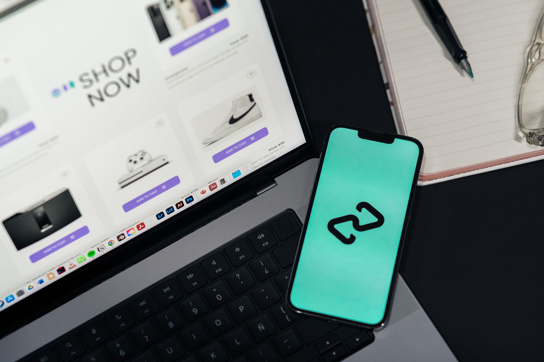 Online shopping experience on mobile and laptop — US ecommerce checkout optimization